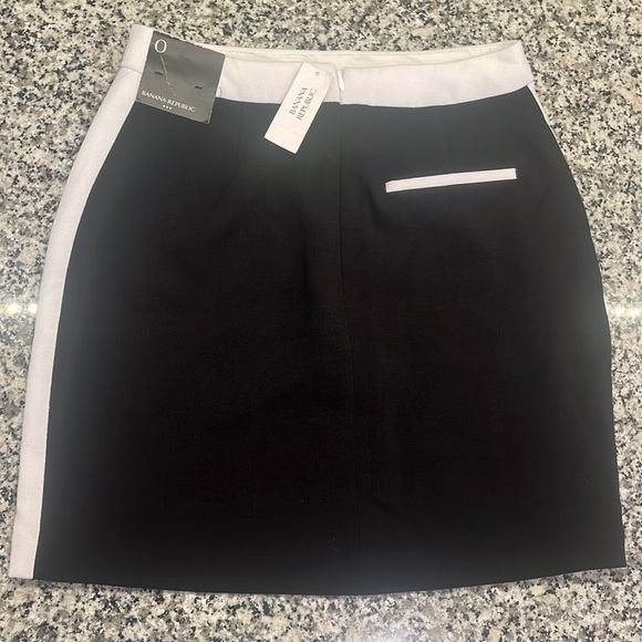 Banana Republic Skirt With Pockets- Size 0- NWT - Picture 5 of 9